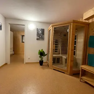 Großzügiges Domizil, 90qm, Mit Terrasse, Garten Und Garage Apartment